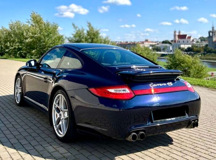 Porsche 911 - Image 2