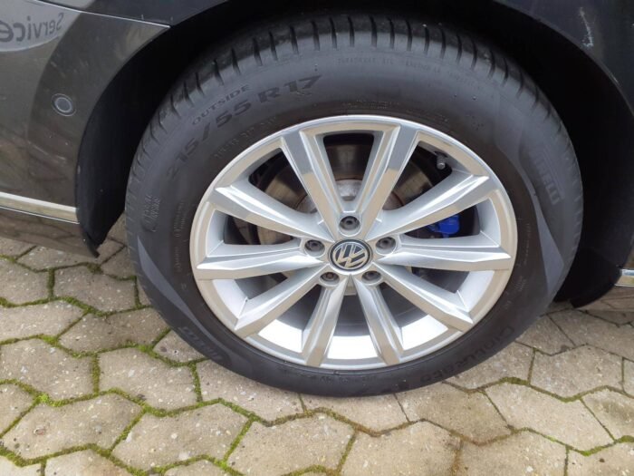 Volkswagen Passat GTE 2020. - Image 11