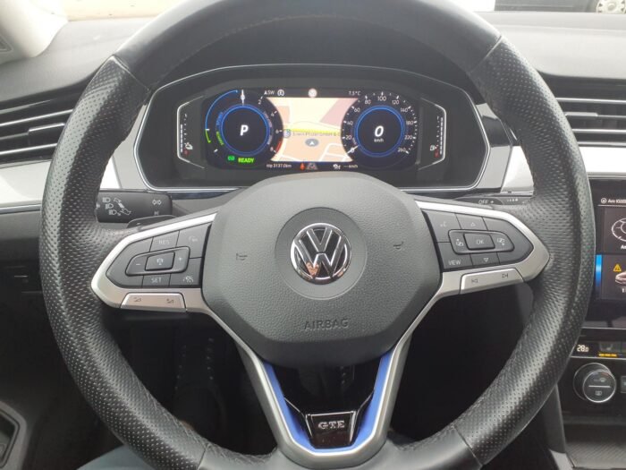 Volkswagen Passat GTE 2020. - Image 5