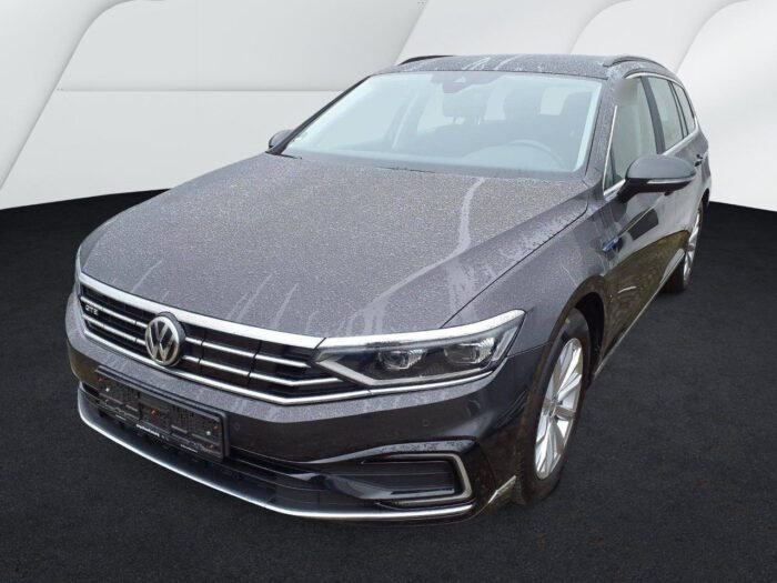 Volkswagen Passat GTE 2020.